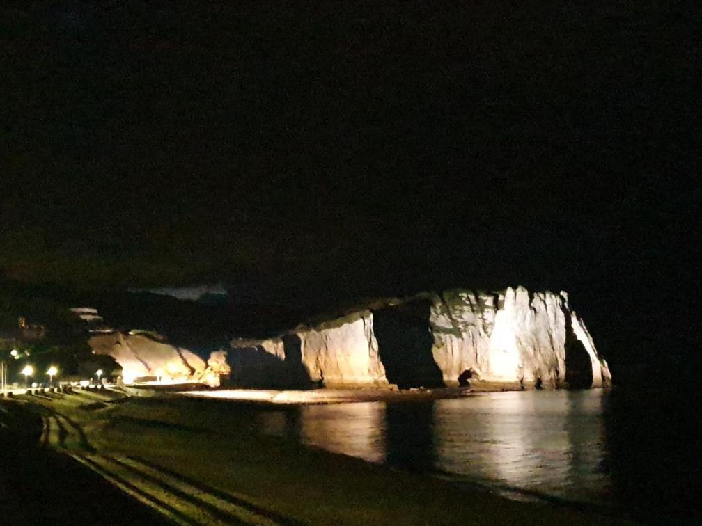 Comme Un Poisson Dans L'Eau Villa Etretat Exterior photo